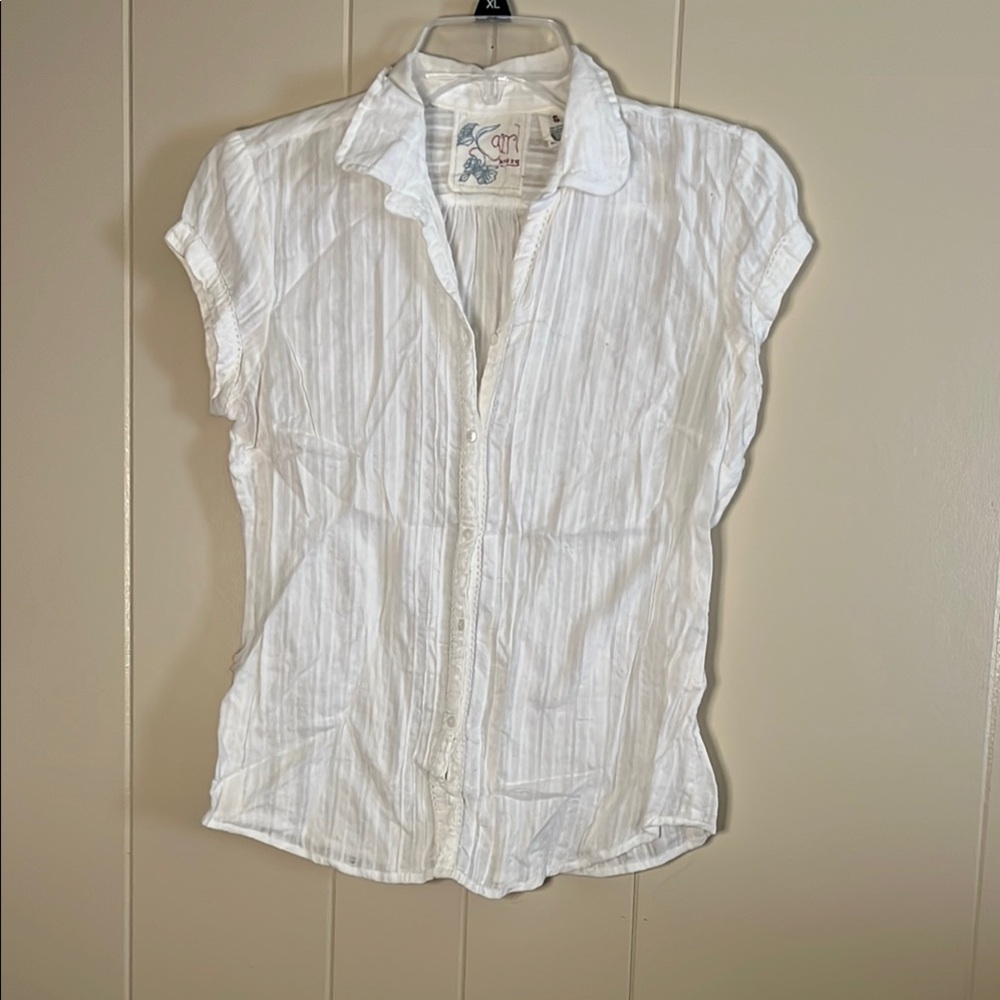 Girl Krazy White Fitted Button Down Shirt with Notched Collar